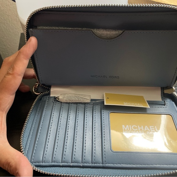 MK wallet - Picture 3 of 3